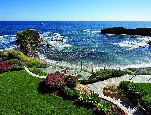 Quang cảnh tuyệt đẹp từ Portabello nhìn ra biển Newport Beach, California (Mỹ)